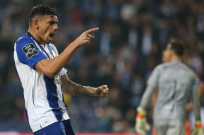 米兰体育-包含葡超赛程吃紧；波尔图国际比赛日再遭质疑；气氛紧张；赛程密集仍需轮换的词条-米兰体育